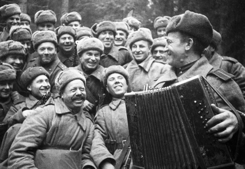 Музыкальная гостиная «Бессмертный строй: песни войны» Культура Калужской области