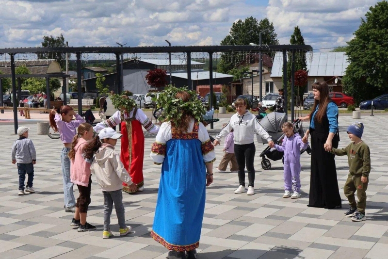 У завалинки Культура Калужской области