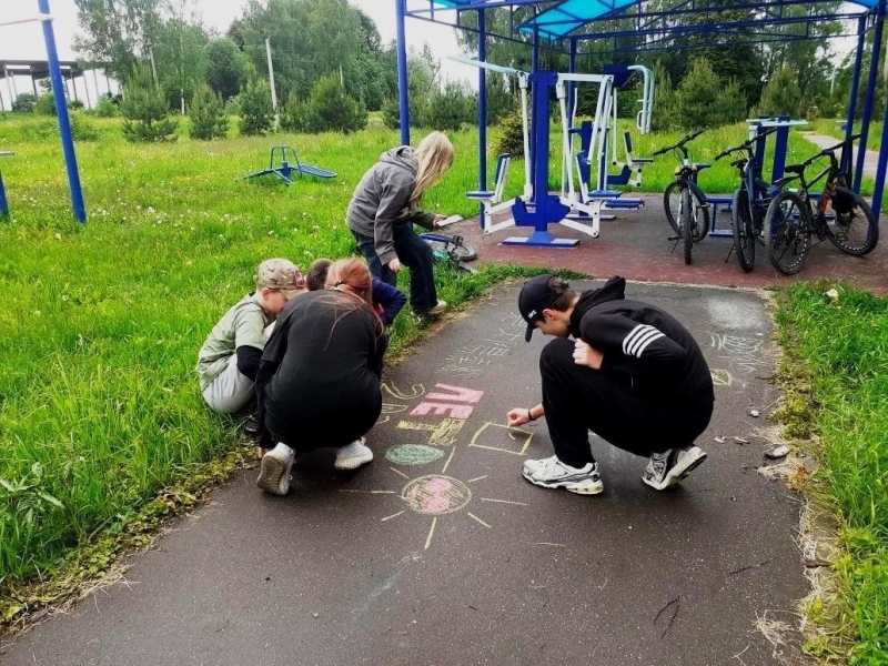 Рисунки на асфальте«Разноцветное лето» Культура Калужской области