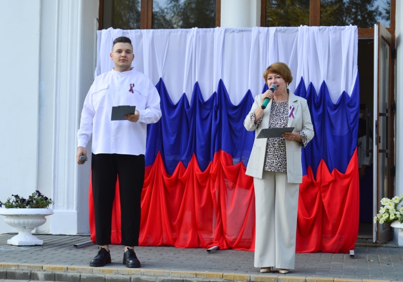 Праздничный концерт, посвященный Дню Флага Российской Федерации «Гордо реет триколор» Культура Калужской области