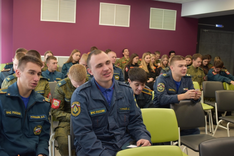 литературно-патриотический час «Летят над миром журавли» Культура Калужской области