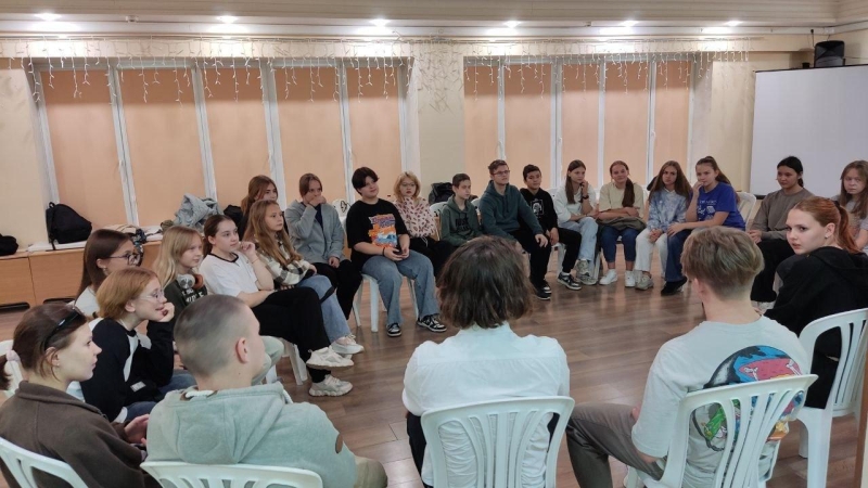 Мастер-класс «Я – ВЕДУЩИЙ» в рамках точки сбора «Молодёжь на подЗАРЯДке!» Культура Калужской области