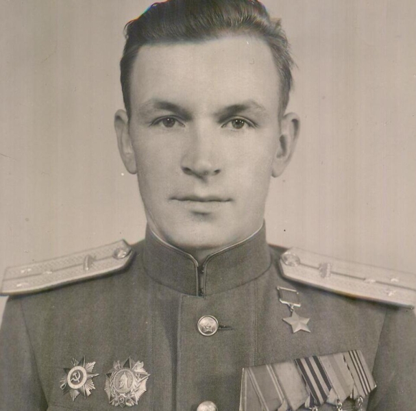 Выставка «Герои нашей Победы. Герой Советского Союза А. В. Кардашин» Культура Калужской области