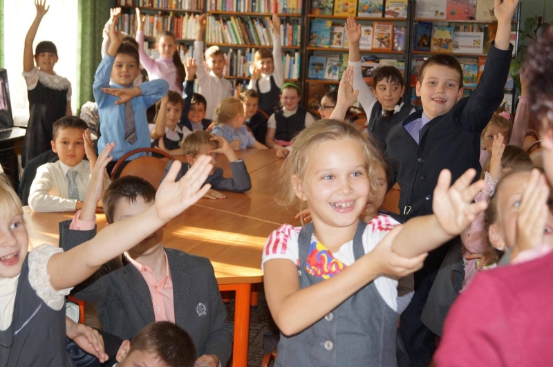 «Есть прекрасная планета и зовут её Земля»: экологический час к Всемирному Дню Земли Культура Калужской области