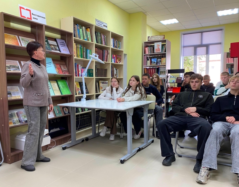 Литературно-музыкальная гостиная «Не смолкнет слава тех великих лет» Культура Калужской области