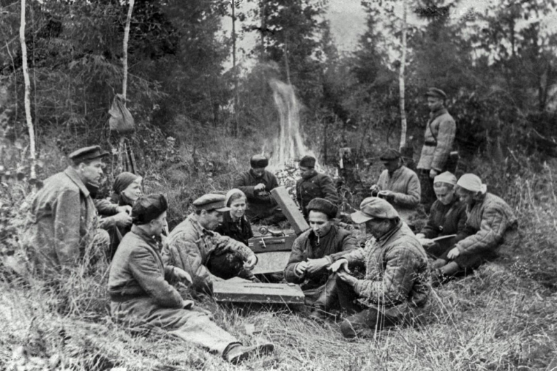 «В краю партизанских легенд»–историко–краеведческий час ко Дню партизан и подпольщиков Культура Калужской области