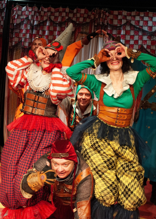 11 апреля на Малой сцене Калужского драмтеатра будет показан научно-фантастический комикс «Отчаянные мечтатели»! 🌙 Культура Калужской области